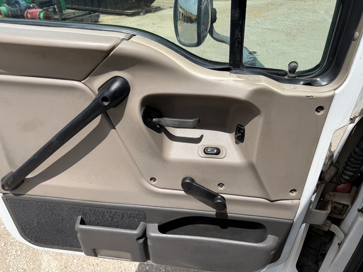 2006-sterling-l9500-image-62