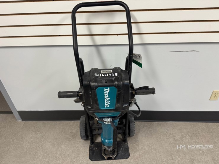 makita-hm1812-breaker-hammer-image-1