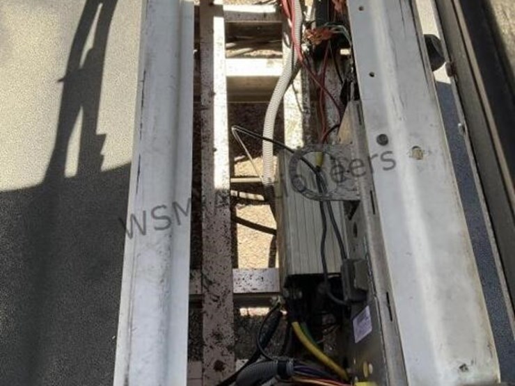 club-car-6-seat-electric-golf-cart-image-7