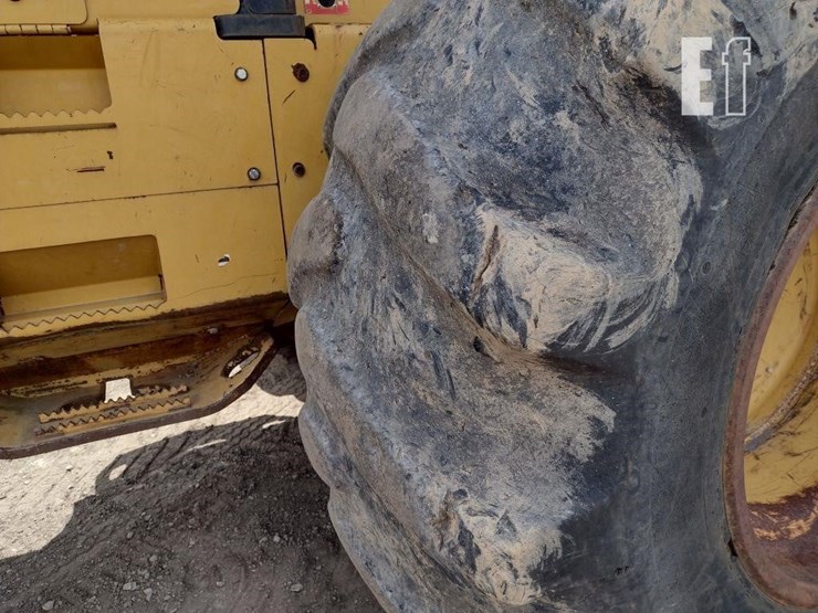 2011-caterpillar-525c-image-22