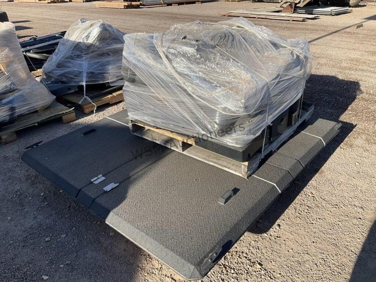 pallet-of-misc-automotive-image-4