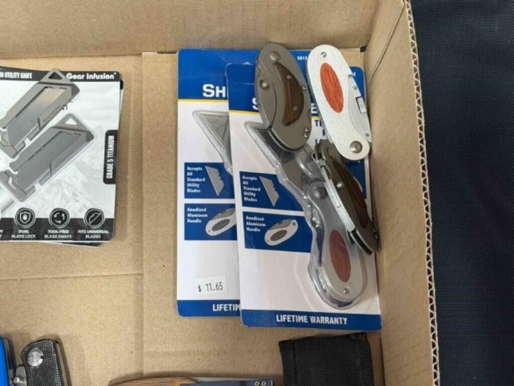 box-of-box-knifes-and-blades-image-3