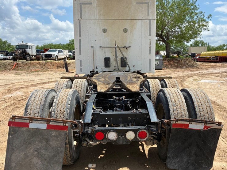 2017-kenworth-t880-image-5