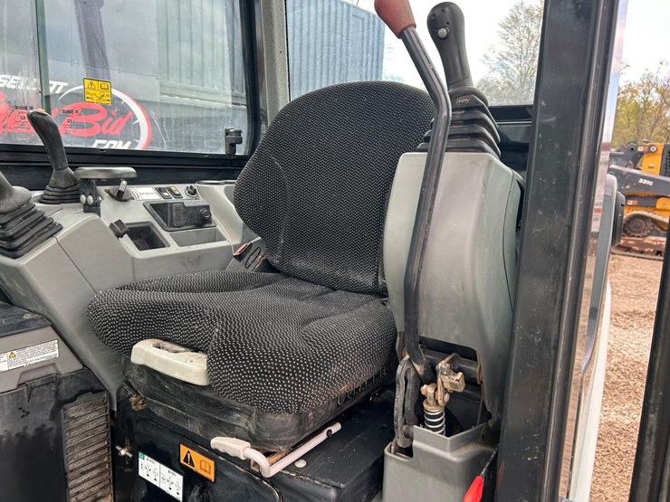 2022-bobcat-e60-image-19