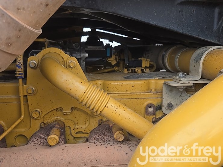 2016-caterpillar-d6n-image-62