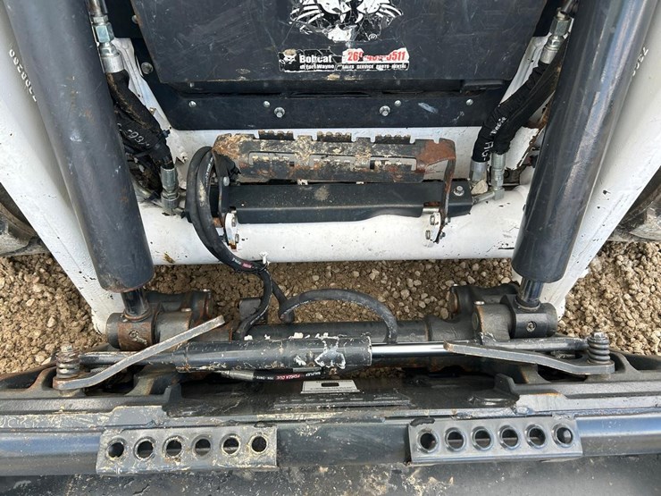 2021-bobcat-s76-image-10