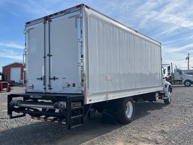 2019-international-durastar-4300-image-5