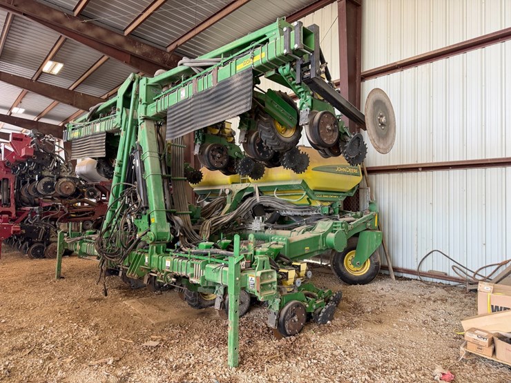john-deere-1720-image-1