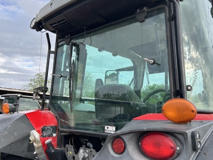 2020-massey-ferguson-5711-image-13