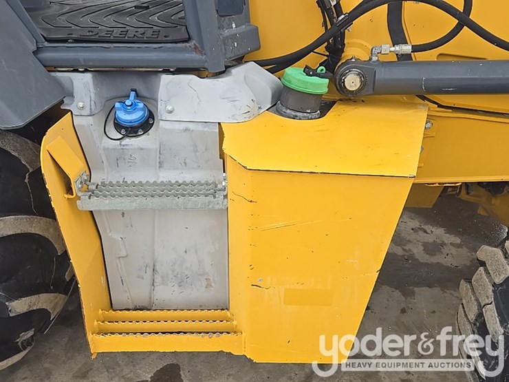 2019-deere-310l-image-60