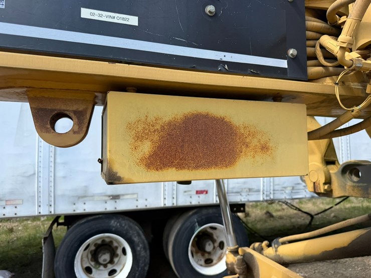 caterpillar-12h-image-36