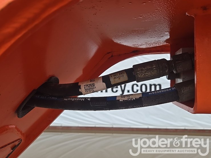 2016-jlg-800aj-image-37