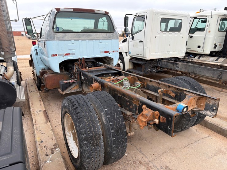 2003-ford-f750-image-6