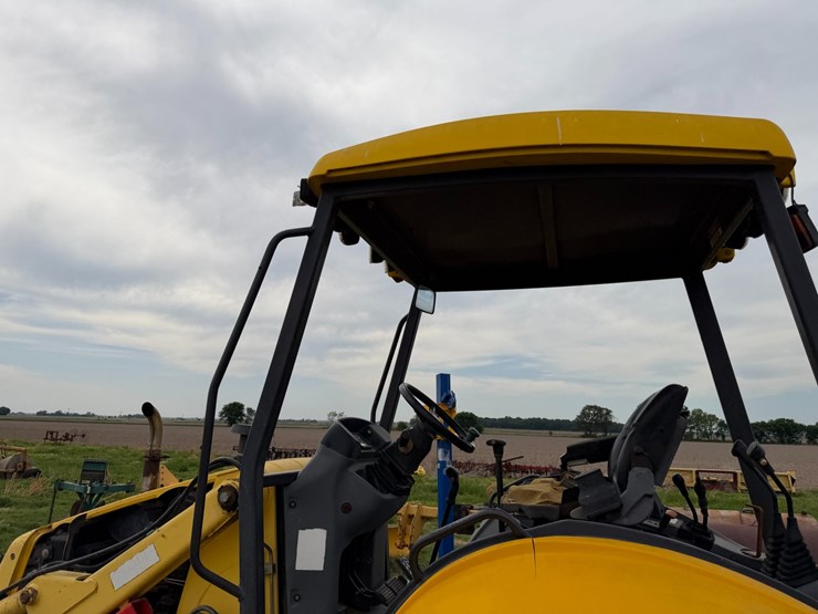 new-holland-lb75b-image-41