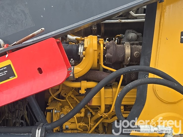 2019-deere-310l-image-46