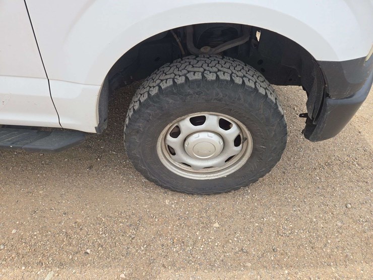 2016-ford-f150-xl-image-8