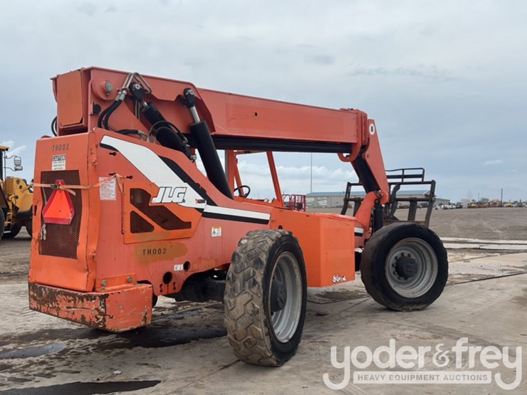 2013-sky-trak-8042-image-5