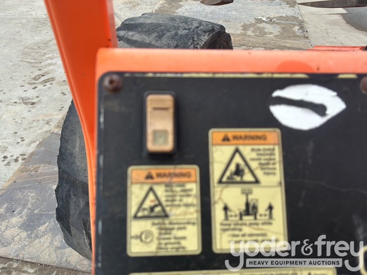 2013-sky-trak-8042-image-46