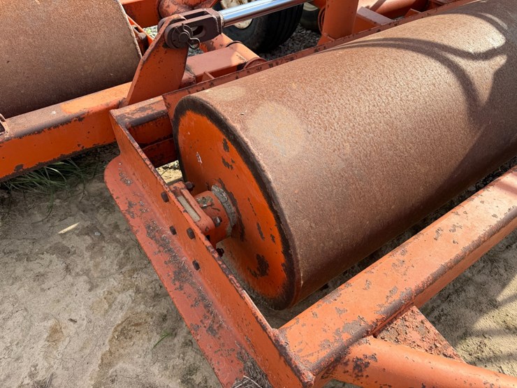 #46902-•-fair-oaks-mfg-28'-smooth-roller-image-58