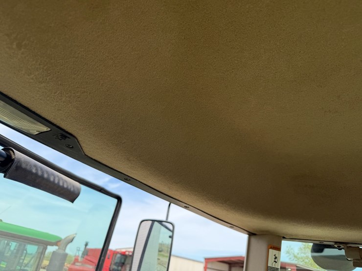 2007-john-deere-8330-image-63