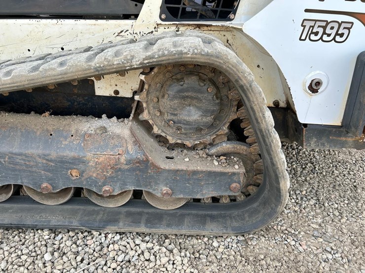 2019-bobcat-t595-image-19