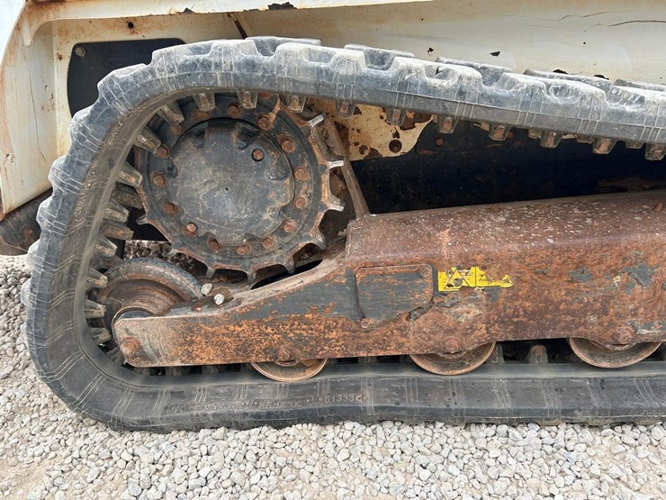 2021-bobcat-t450-image-14