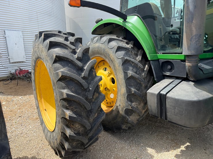 2004-john-deere-8230-image-10