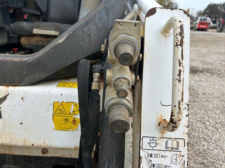 2021-bobcat-t450-image-11