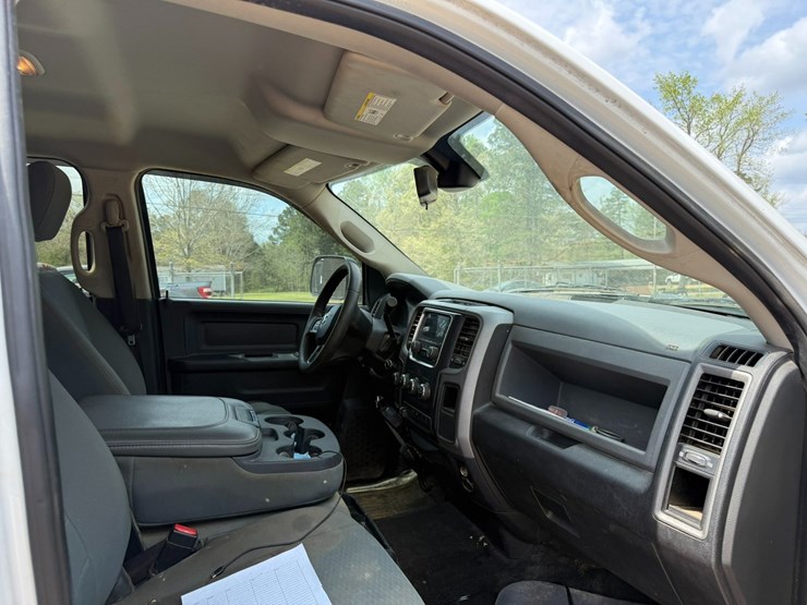 2016-dodge-2500-image-52