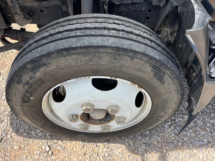 2020-isuzu-nrr-image-10