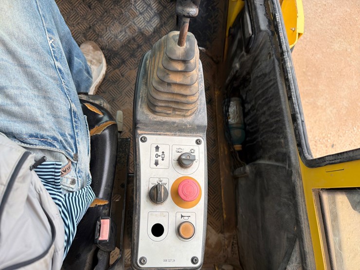 2013-bomag-bw211d-image-7