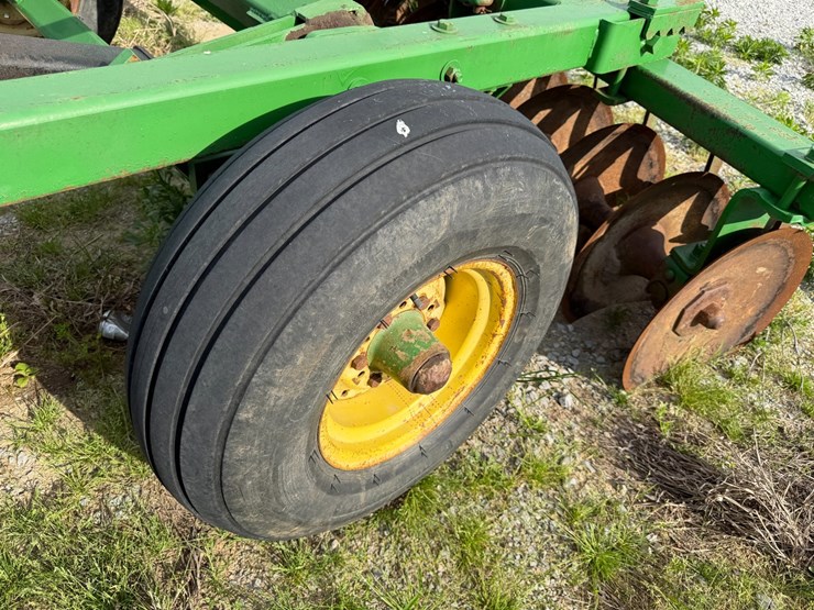john-deere-225-image-6