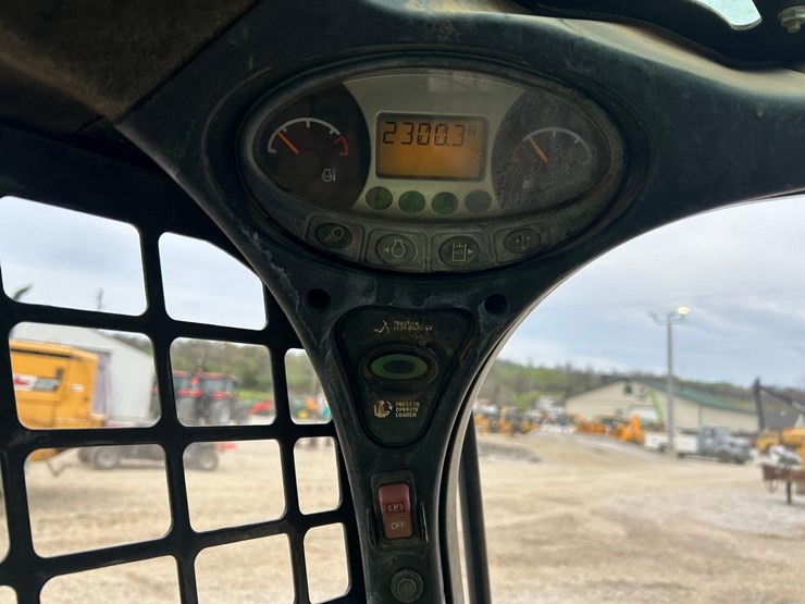 2021-bobcat-t450-image-24