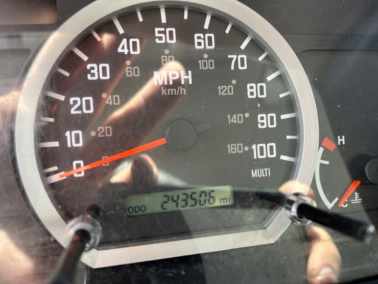 2020-isuzu-nrr-image-16