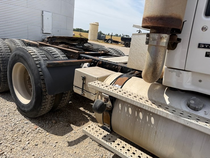 2006-sterling-l9500-image-36