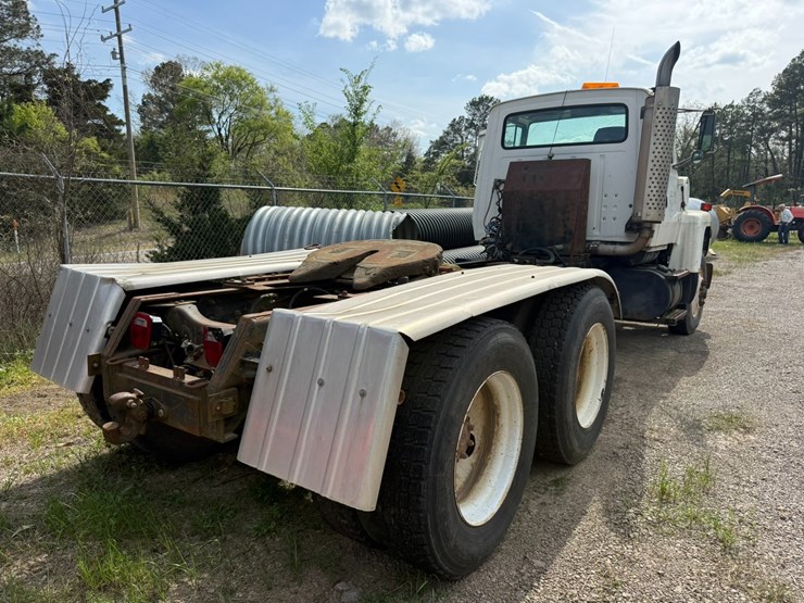 1995-ford-lt9000-image-3