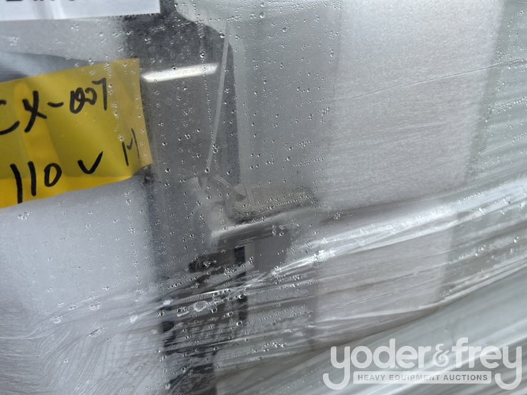 unused-110v-portable-toilets-c/w-double-closestools-image-14