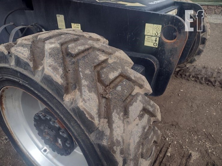 2013-jlg-800s-image-16