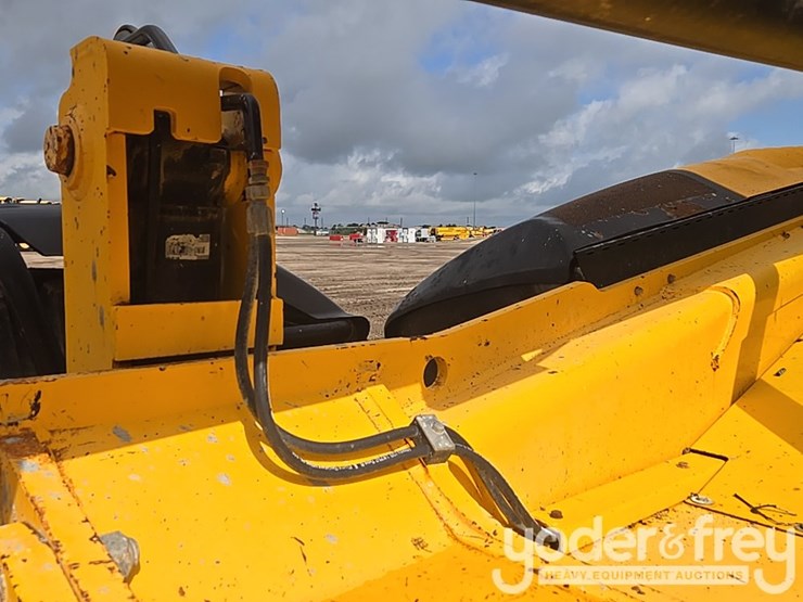2017-jcb-510-56-image-33