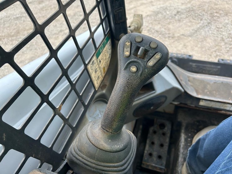 2021-bobcat-t450-image-23