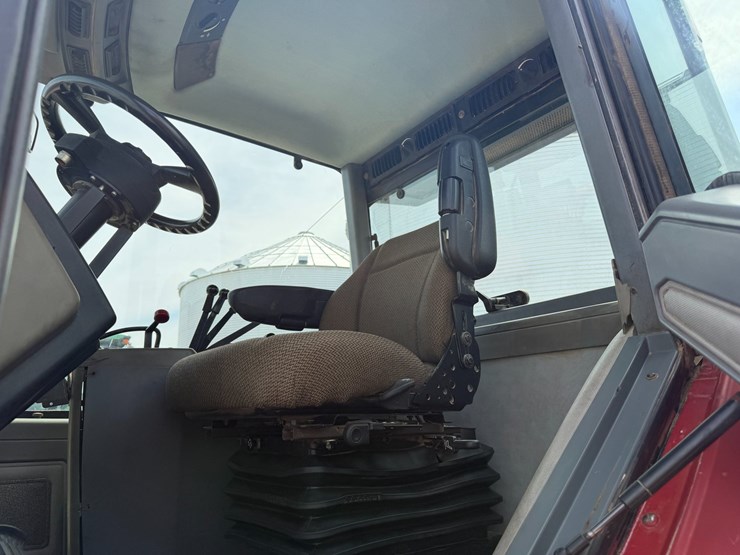 1989-case-ih-7140-image-44