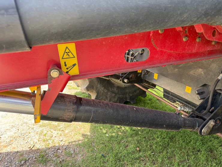2016-case-ih-8240-image-58