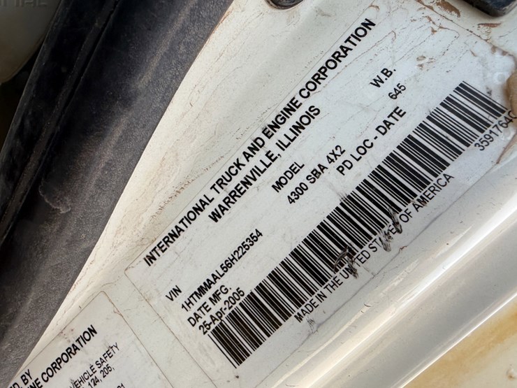 2006-international-durastar-4300-image-13