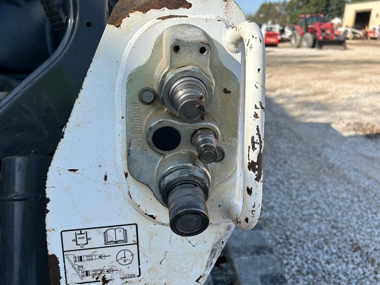 2021-bobcat-t550-image-11