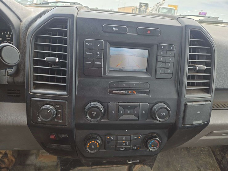 2016-ford-f150-xl-image-14