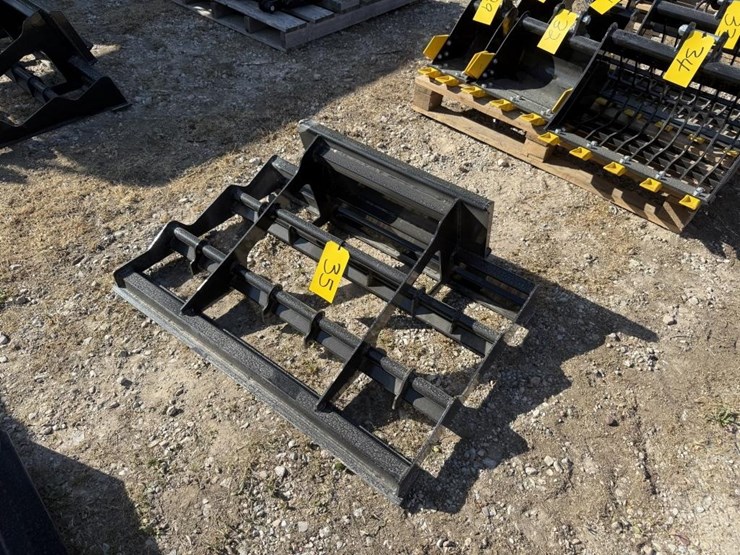 38in-mini-skid-land-leveler-image-1