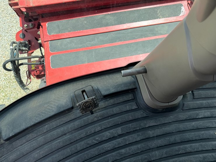 2016-case-ih-8240-image-117