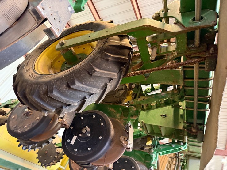 john-deere-1720-image-19