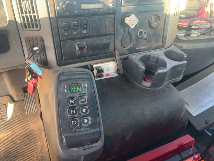 international-2010-40100s-truck-crane-image-8