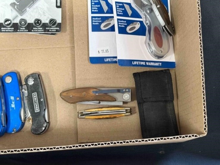 box-of-box-knifes-and-blades-image-4